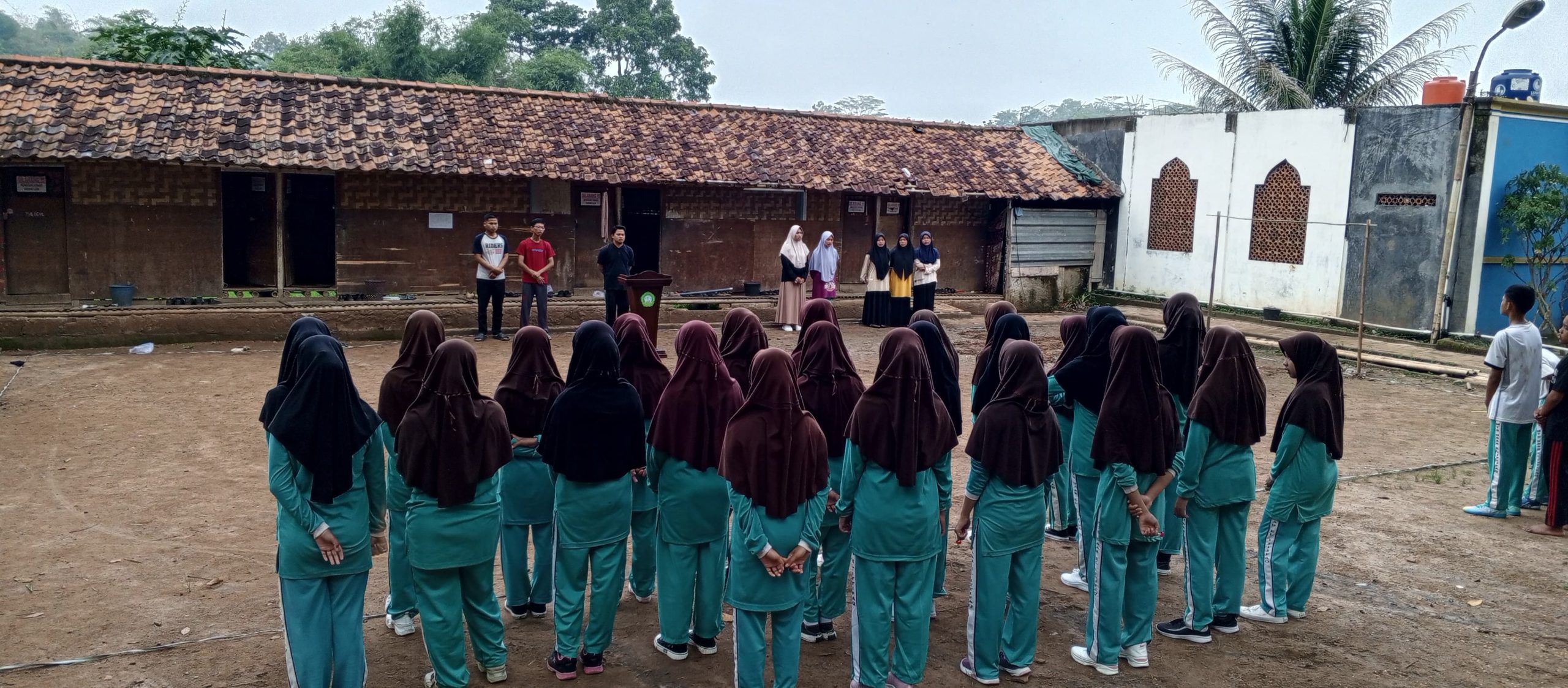 70 Santri dari Pondok Pesantren Daar El-Ittifaq Bergabung dalam Program Belajar Sejarah Peradaban Islam di Darull Ilmi, Birrulwalidain.org