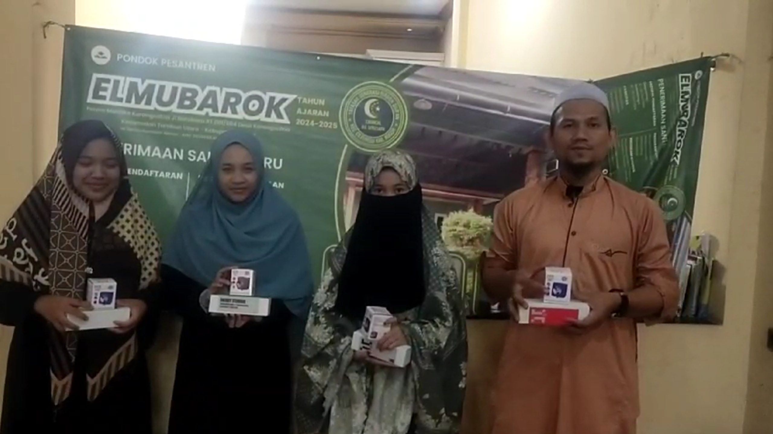 Penyerahan Unit H57 untuk Pondok Pesantren Elmubarok